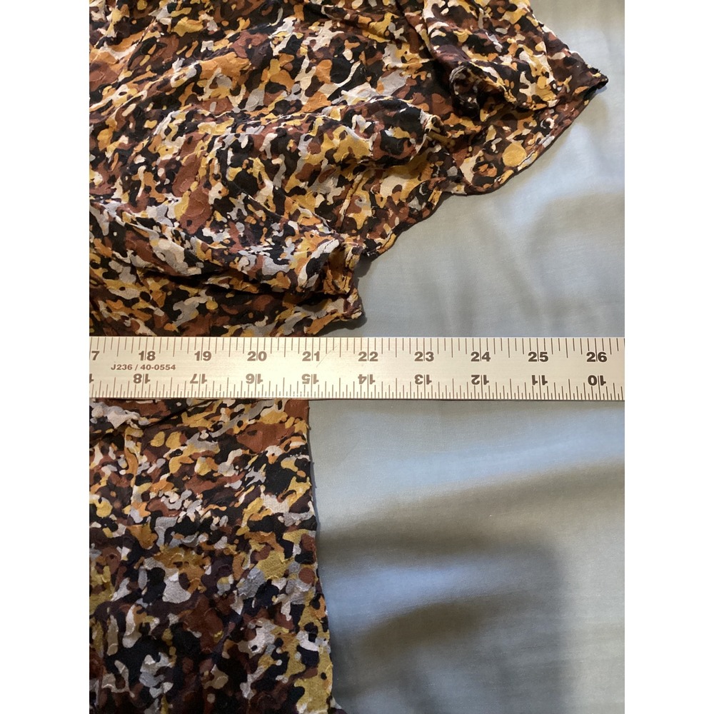 BCBGMAXAZRIA 100% Silk Abstract Print V Neck Flutter Sleeve Sheer Blouse Top M - Picture 6 of 8